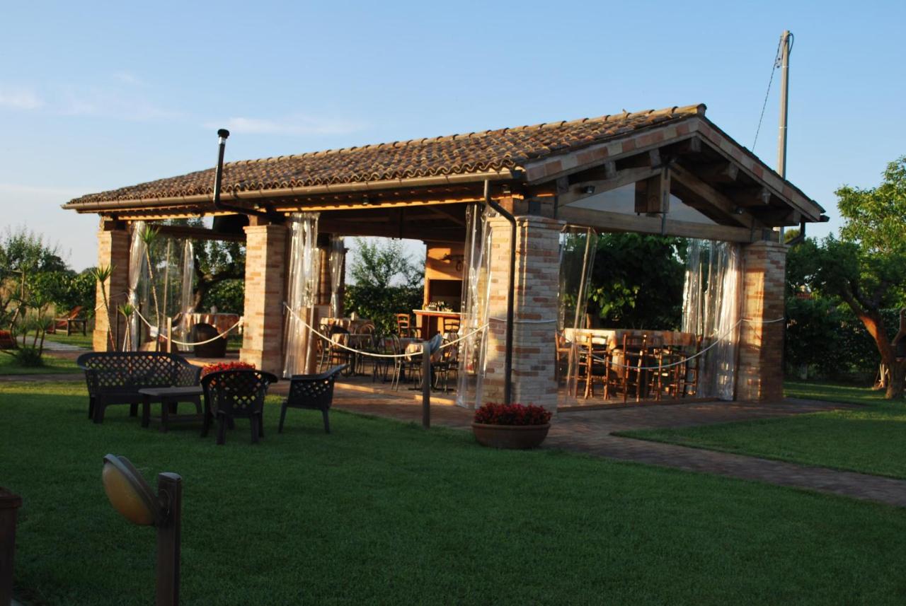 Casale Papa Country Village โลเรโต ภายนอก รูปภาพ